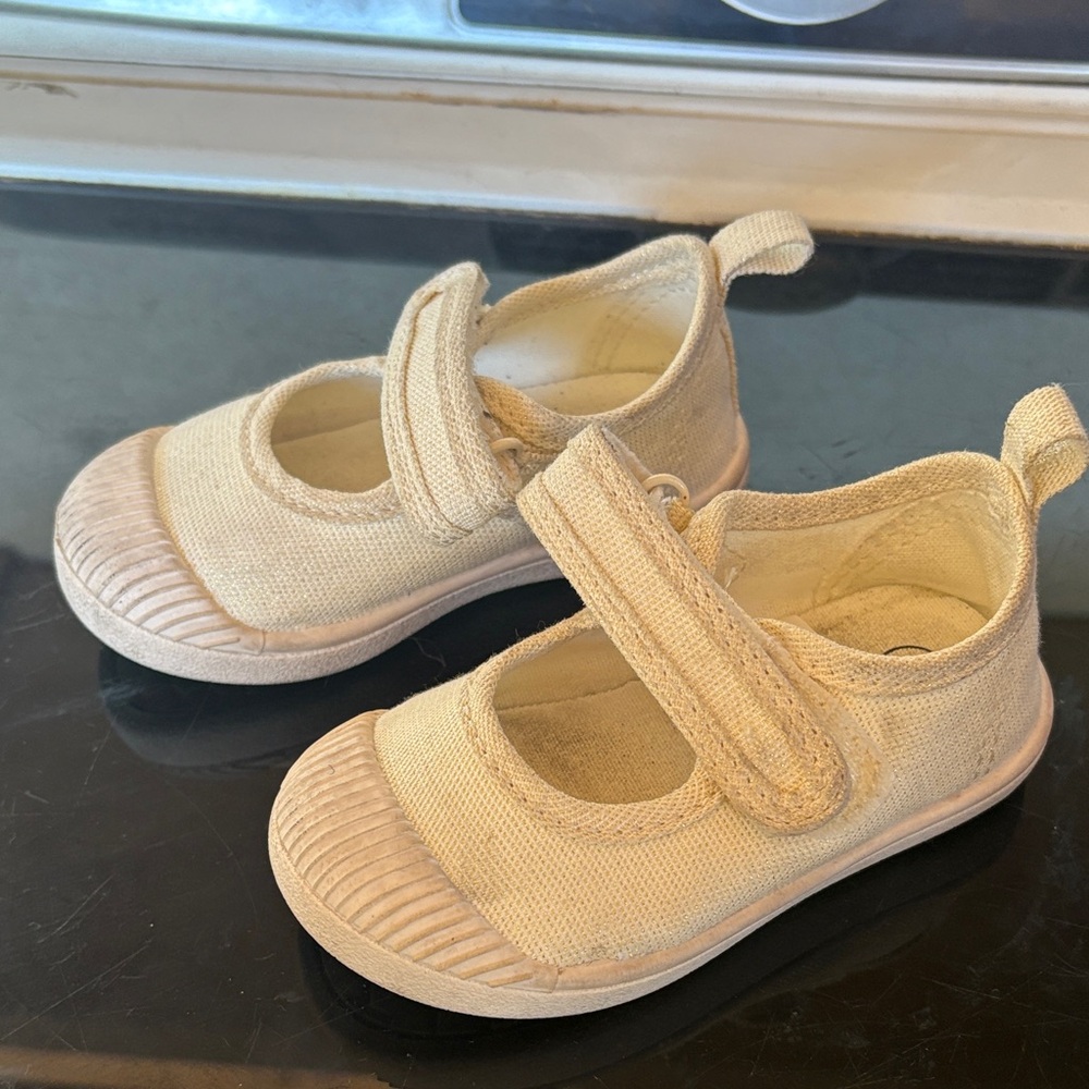 Kids Cream Canvas Shoes